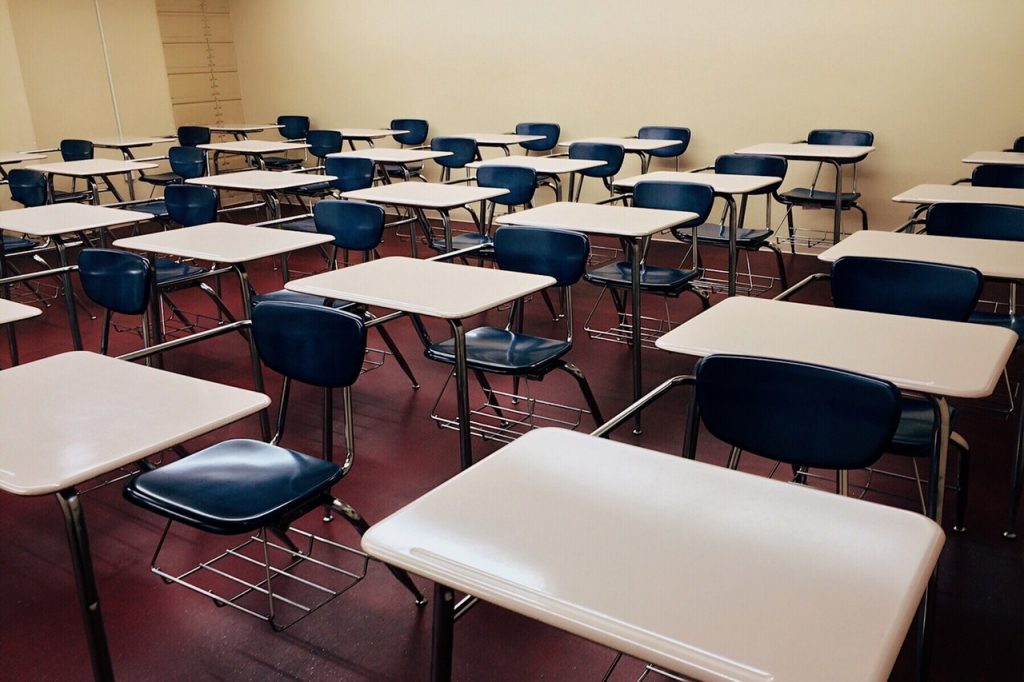 school-room-desks