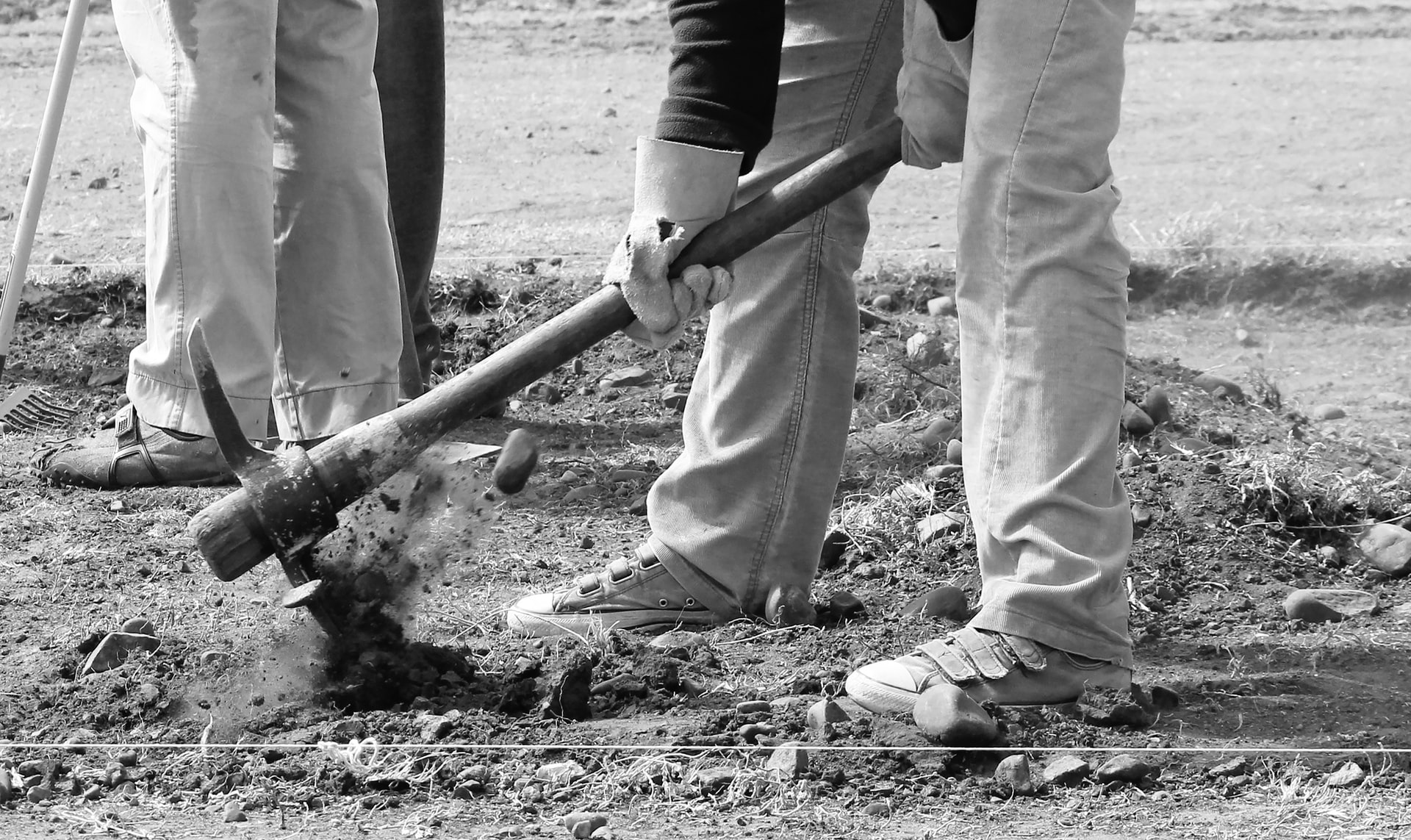 boys digging